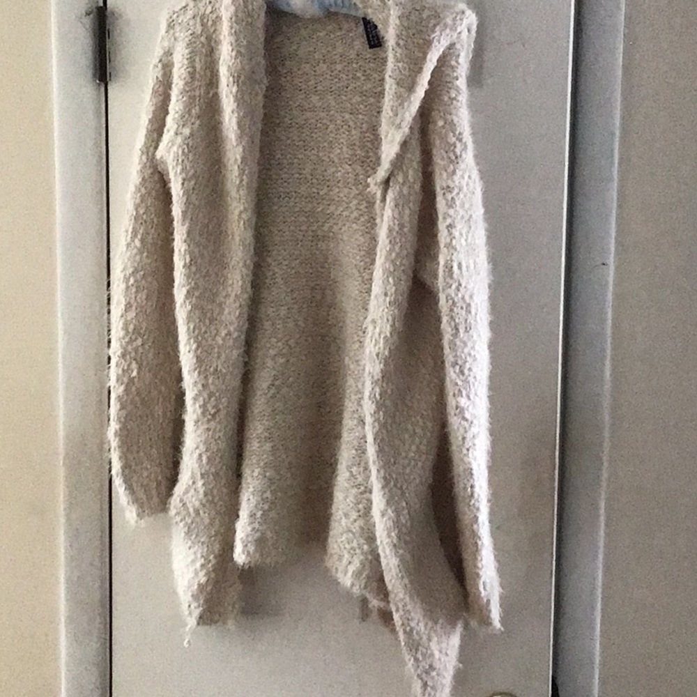 DESIGN LAB BEIGE LONG SWEATER SIZE Small petite